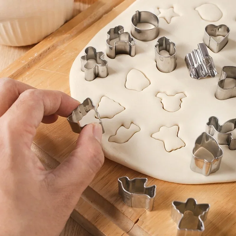 20Pcs/Set DIY Mini Stainless Steel Cookie Cutter Biscuit Mold Christmas Deer Head Snowman Molds Tools Fondant Gingerbread Man