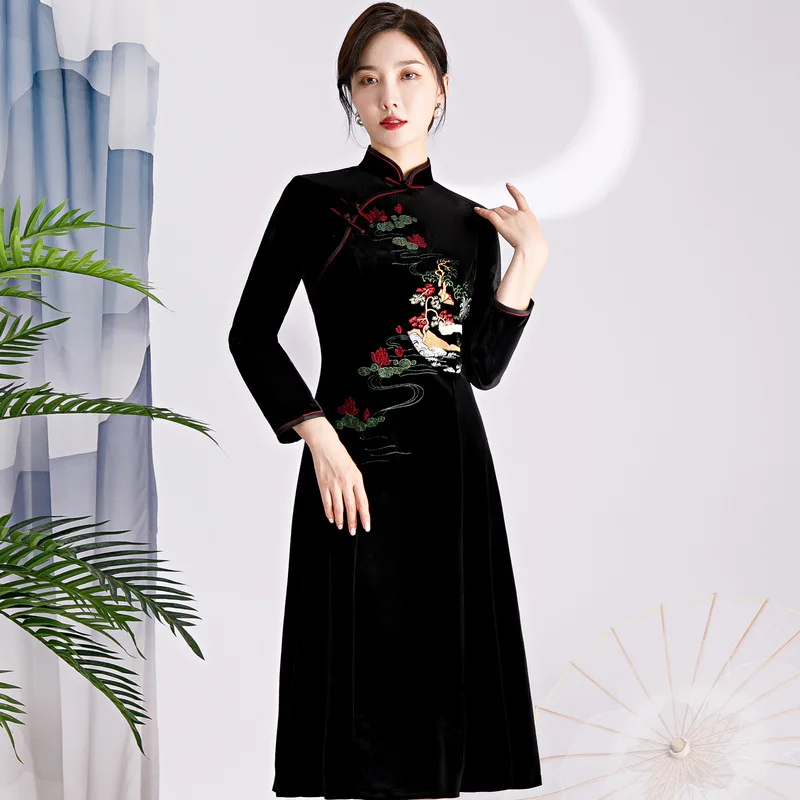 

Traditional Mandarin Collar Embroidery Gold Velvet Cheongsam Chinese Long Sleeve Velour Qipao Women Dress