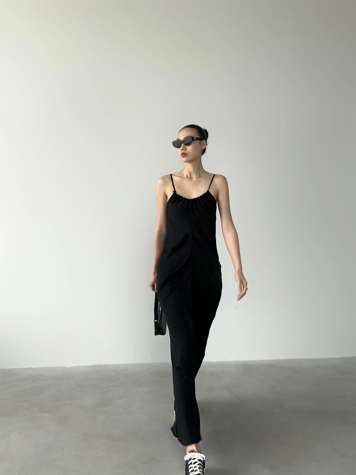 

Женское сатиновое платье на бретелях, Роскошное однотонное изысканное платье во французском стиле