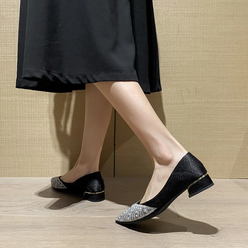 Pearl Decorateion Korean Shoes Soft Shallow Mouth Large Size Women Casual Female Sneakers Pointed Toe Low Heels Crystal Flats Be