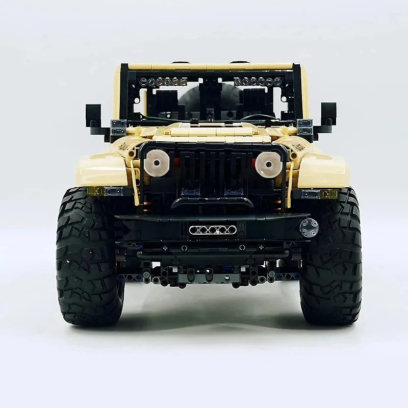 Mould King 13184 RC Motorized Off-Road Car view 2