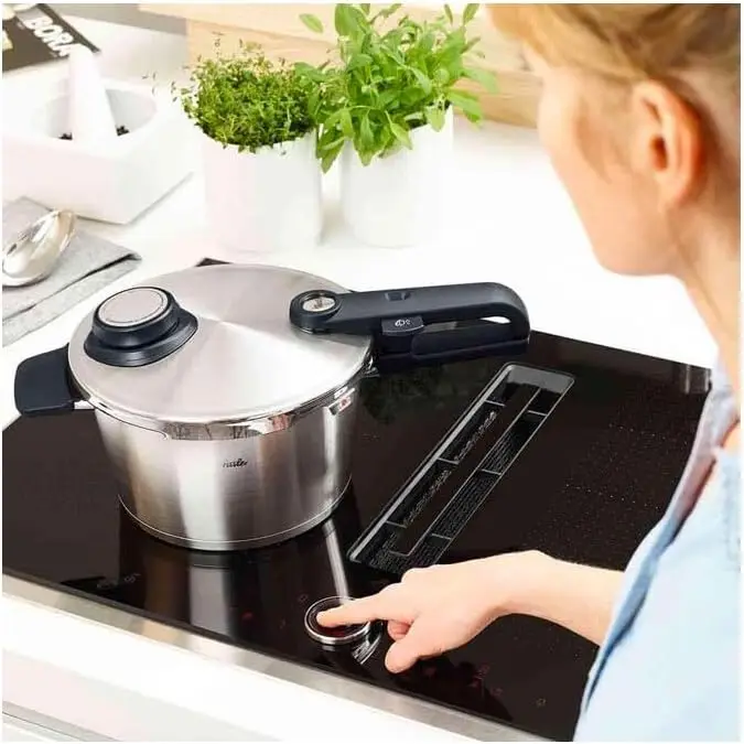 Vitavit Premium Pressure Cooker with Steamer Insert 8.5 Quart Suitable for Gas Electric Ceramic and All Induction Cooktops