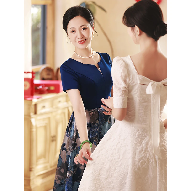 Navy Blue Mother Of The Bride Dresses Elegant Scoop Neck A-Line Tea-Length Satin Women Wedding Party Gowns