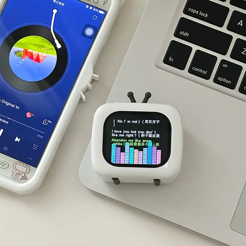 일반 미니 휴대용 무선 블루투스 스피커 귀여운 전자 애완동물 가사 표시 기능이 있는 하이파이 사운드 시계 화면 포함 남자아이 선물용