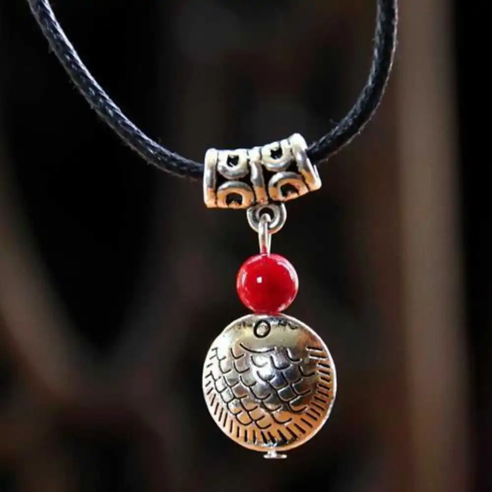 

Fashion Natural Tibet Silver Fish Chalcedony Beads Necklace Fancy Blessing Inspiration Men's Christmas Men's Meditation Cuff