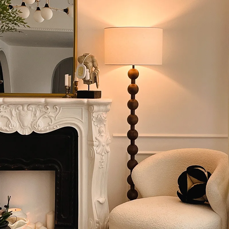 

American vintage solid wood floor lamp in the ancient French living room, light luxury bedroom, high-end atmosphere sens