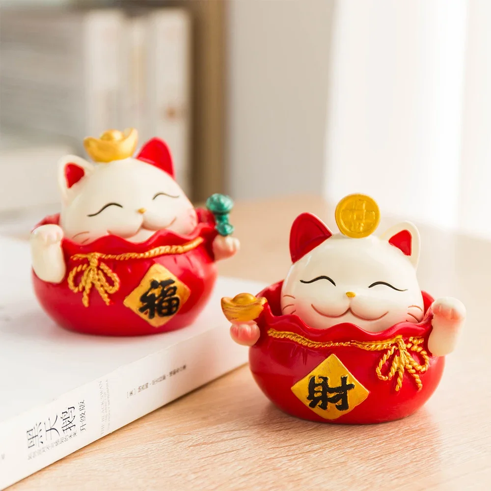 Resin Lucky Cat Ornaments Creative Animal Crafts Lovely Home Office Desktop Decoration Cute Gift for Children Maneki Neko Statue