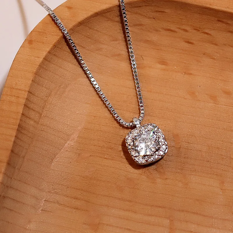 Luxury Block Zircon Pendant Necklaces Women Wedding Party Gift Romantic Clavicle Chain Chokers Korean Fashion Charm Jewelry 2024