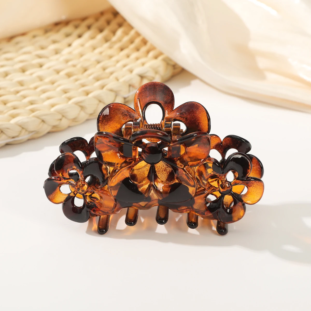 Flower Simple  Claw Hair Clip Black Leopard Pattern Shark Crabs Clip For Girls Women Korean Hair Claw Hair Accessories Hairpin