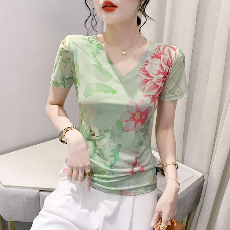 

2023 New Summer European Clothes T-Shirt Women's Chic Sexy V-Neck Print Location Flower Tops Short Sleeve All Match Tees 35103