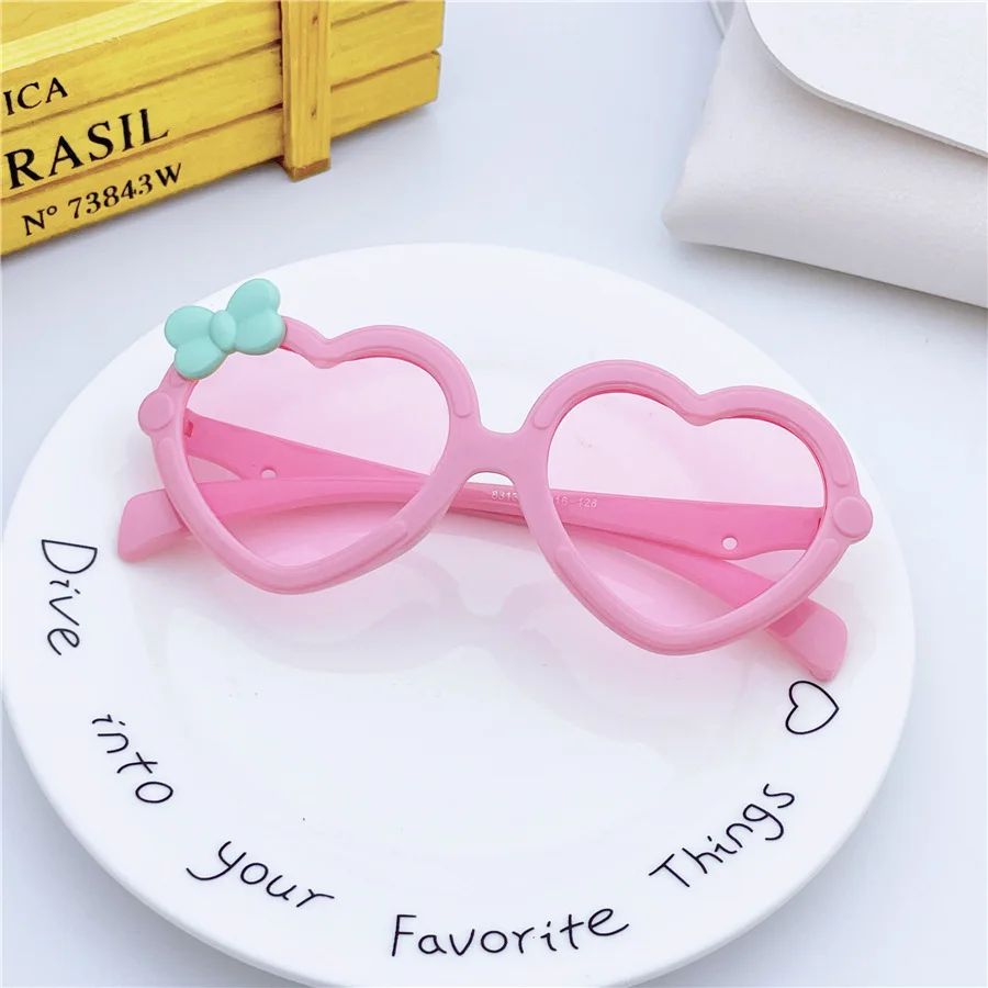 New Kids Heart Shape Frame Sunglasses Children Anti-ultraviolet Sun Glasses Oculos De Sol