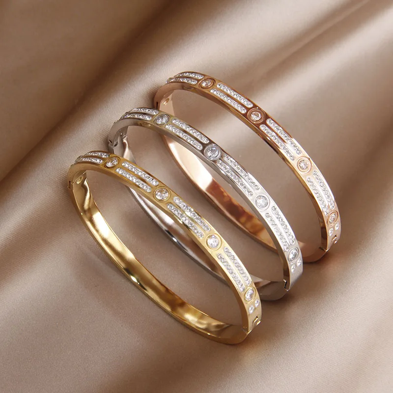 ClassicStainlessSteelSimpleStyleCharmBraceletforWomenRoman