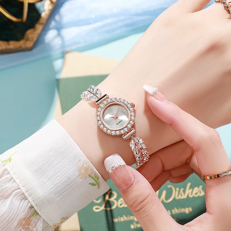 Fashion Women's Small Watch Elegant Sweet Adjustable Strap Watch No Box, Gift for Girlfriend, Holiday Gift