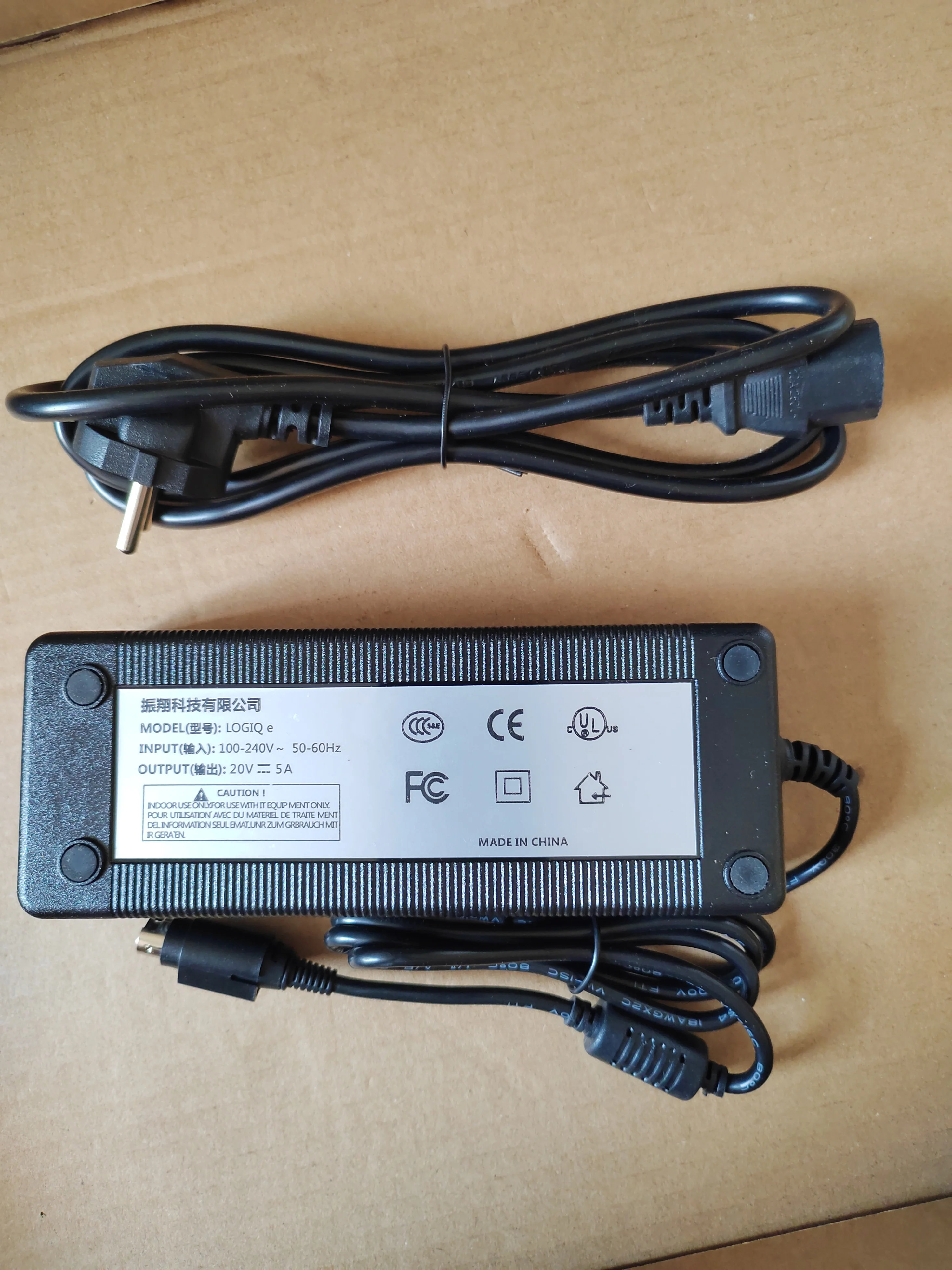 Produktbild von Netzteil Für GE LOGIQ E, LOGIQ I, LOGIQ Book GX, Vivid E – Mit Vierpoligem Stecker – NEU