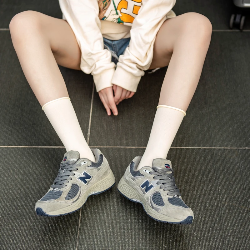 Retro men's shoes, sports versatile and durable women's casual couple height increasing