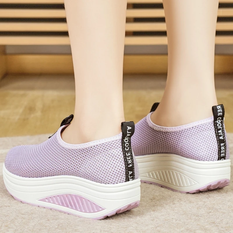 Fashion Breathable Mesh Women Running Shoes Comfortable Lightweight Casual Sneaker Summer Outdoor Non-slip Flat Running Shoes 35 Fashion Breathable Mesh Women Running Shoes Comfortable Lightweight Casual Sneaker Summer Outdoor Non-slip Flat Running Shoes - Image 3