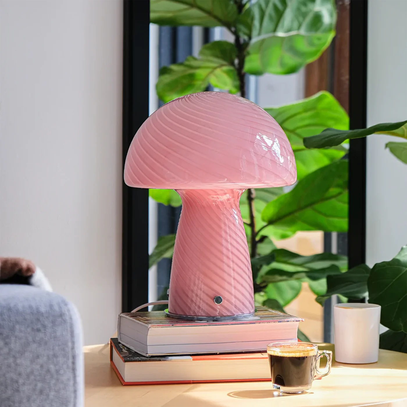 Description Picture 2 of itemRoom Decoration Mushroom Table Lamp Home and Decoration Led Light Bedroom Bedside Night Light Room Decor Lighting Desk Lamp