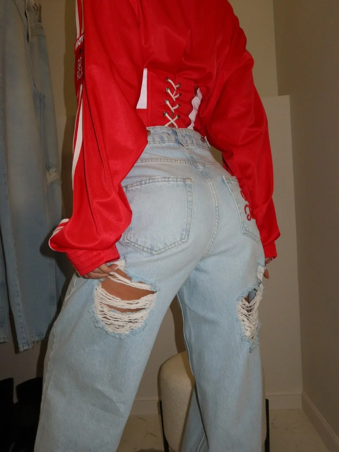 Y2K Streetwear Fashion Retro Light Wash Distressed Jeans Ripped Holes Red Letter Embroidery Back Pocket Loose Straight Leg Pants 3