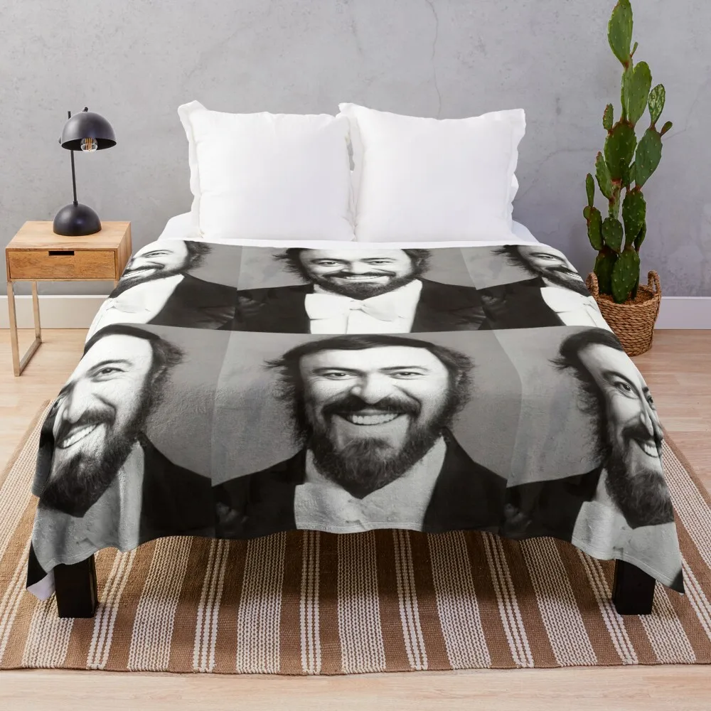 

luciano pavarotti BW Throw Blanket Loose Beautifuls Blankets
