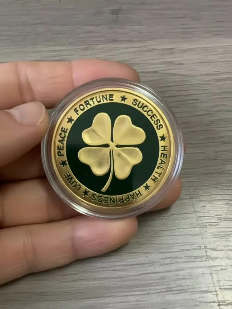 Four Leaf Clover Painted Coin 4cm Round Metal Souvenir Challenge Commemorative Coin Home Decor