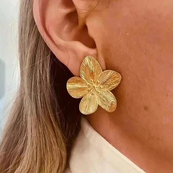 Metallic Flower Stud Earrings – Bold Nature-Inspired Elegance