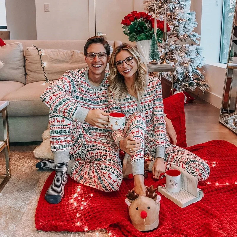 thumbnail image 4 of Conjunto de pijamas navideños familiares a juego, ropa a juego para madre, hija, padre e hijo, atuendo familiar, mameluco para bebé, ropa de dormir, 4 of 5
