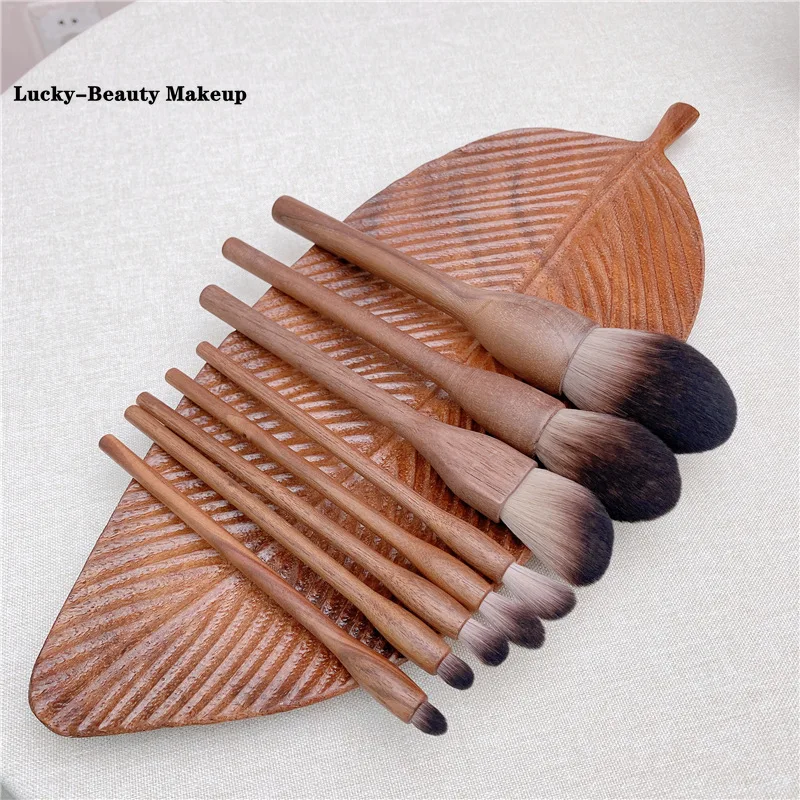 Lucky-Beauty Makeup Brushes Vintage Wood Handle Eyeshadow Loose Powder Blush Foundation Contour Beauty Make Up Brush