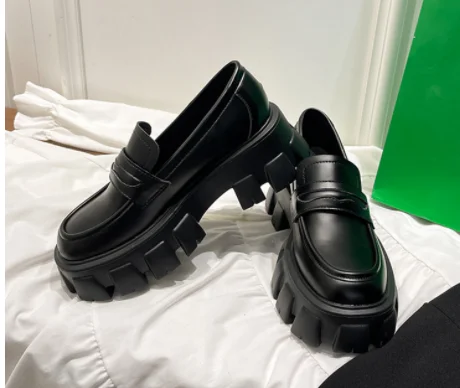 Aiykazysdlu-女性用フラットプラットフォームシューズ,靴ひもなしの合成皮革シューズ,カジュアルスタイル,厚底