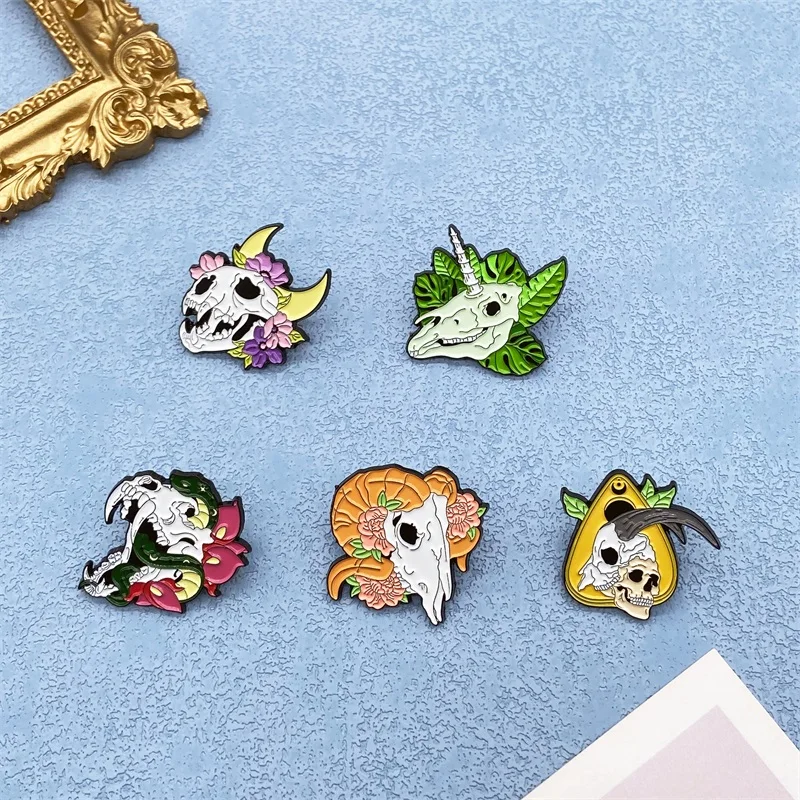 New Exaggerated Creative Plant Flowers Animal Skull Metal Enamel Brooch Punk Style Cartoon Cute Unicorn Badge Pin Jewelry Gift