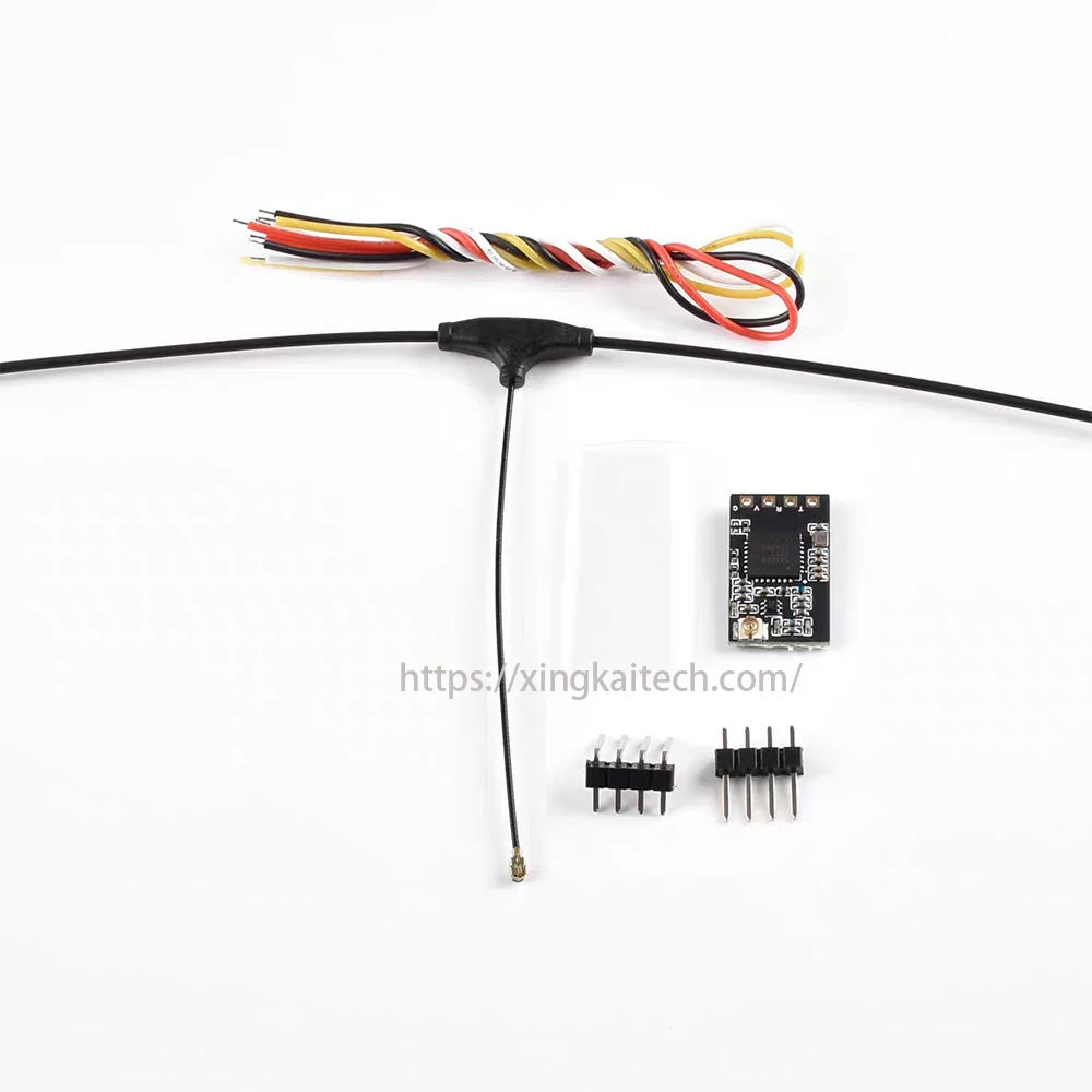 Module ELRS 433/360/500 MHz RX TX installé sur une radio RC, prêt pour le vol longue portée