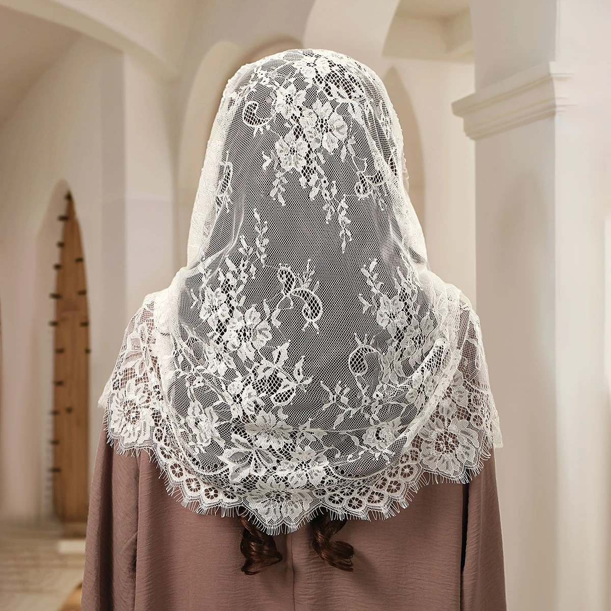 التطريز الثلاثي وشاح فستان من الدانتيل شال الحجاب المرأة الصلبة الأزهار منديل كبير الحجم موضة أنيقة وشاح باندانا