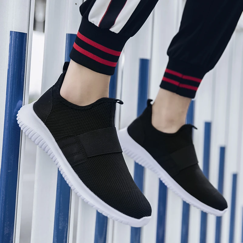 High Quality Man's Sneakers Men's Sports Shoes Shock Absorbing Lightweight Running Shoes New Summer Breathable Casual Shoes Male