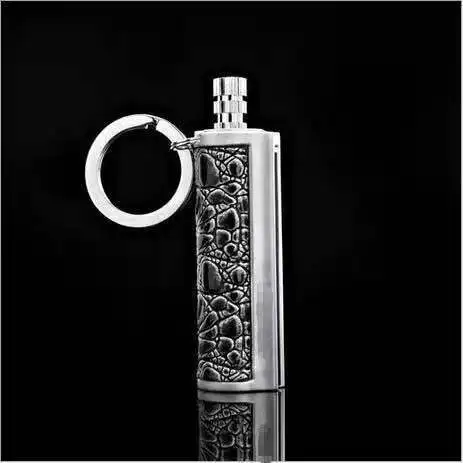 מחזיק מפתחות נייד רב תכליתי לשימוש בחוץ, מצת נטענת, עמיד ברוח מתכת, כלי הדלקה למחנאות, גאדג'טים לגברים