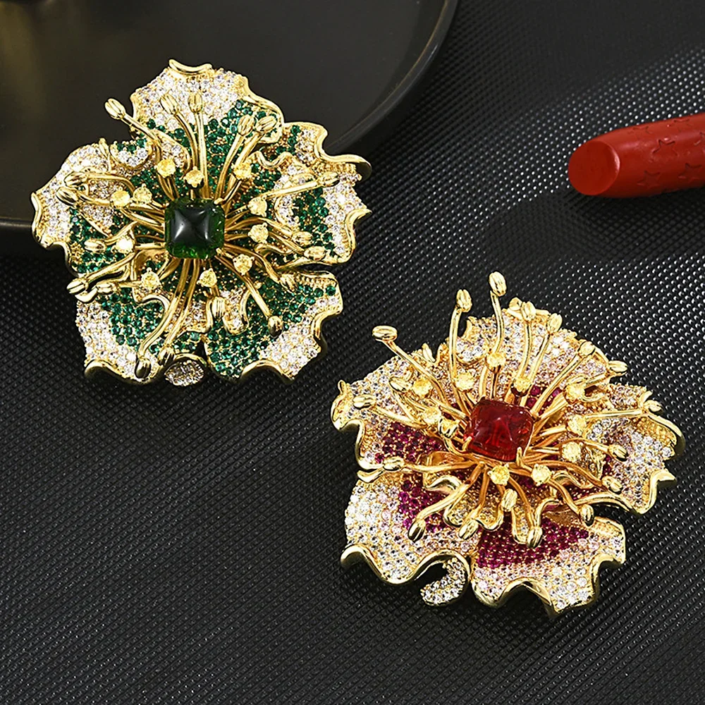 Luxury Rhinestone Flower Brooch for Women Metal Badges Lapel Pin Wedding Party Jewelry Women's Coat Scarf Accessory Corsage