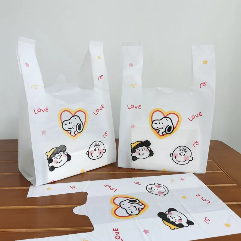 50 bolsas de plástico desechables de Snoopy Kawaii para llevar postres, bolsas de basura de gran capacidad con dibujos animados de Charlie Brown