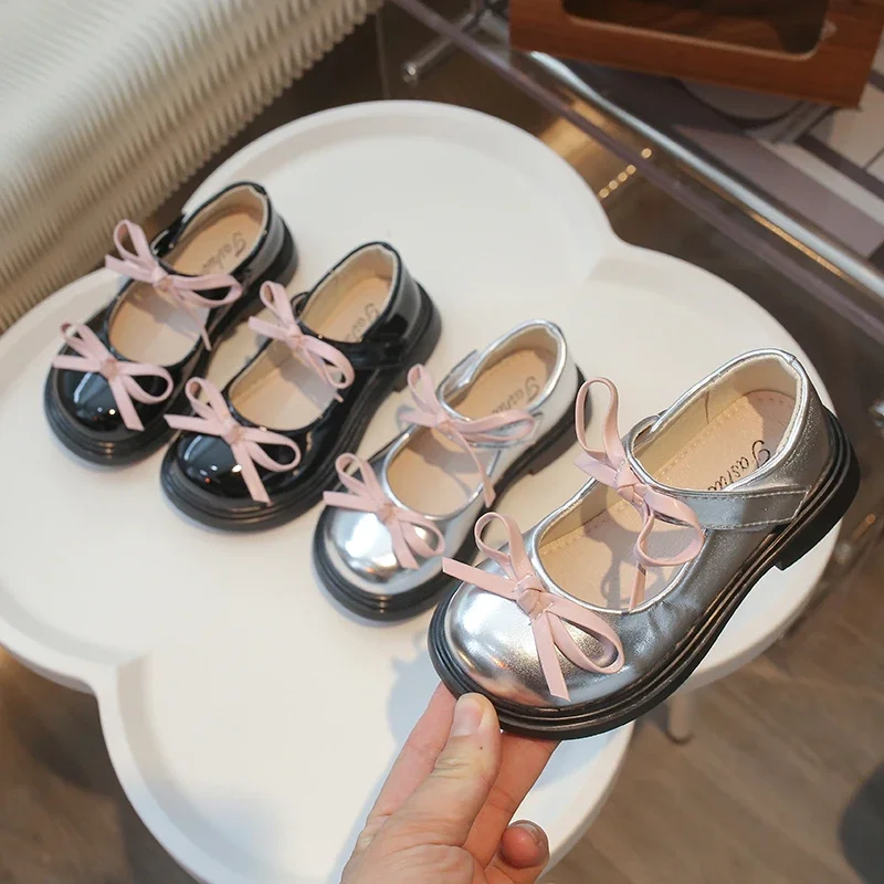 Kids Princess Shoes with Pink Bow Girls' Fashion Little Leather Shoes for Party Wedding 2024 New Children Dance Shoes Soft Sole