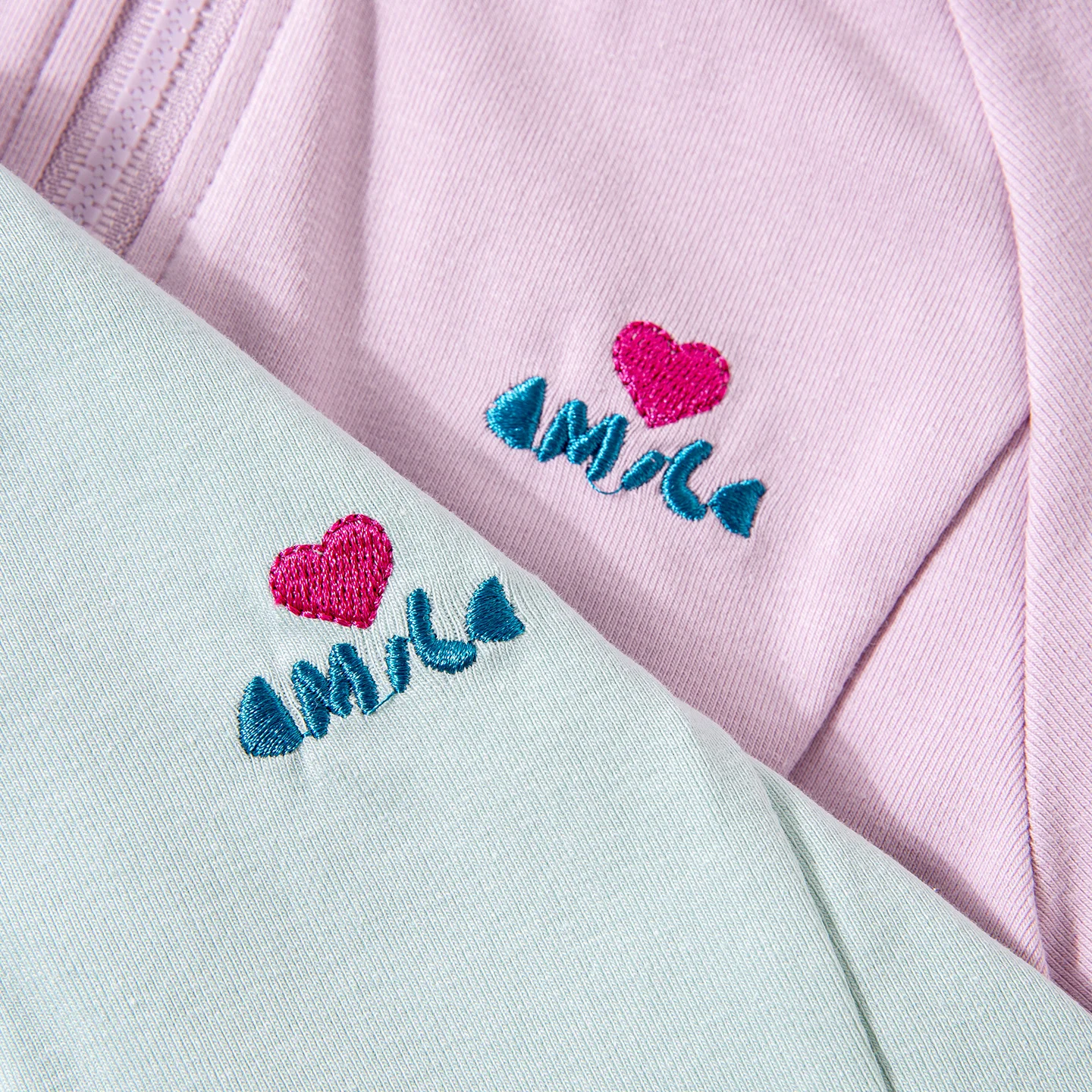 Amila 2026 봄 아동 코트 솔리드 컬러 러브레터 자수 데일리 패션 캐주얼 지퍼 후드 다용도 코트
