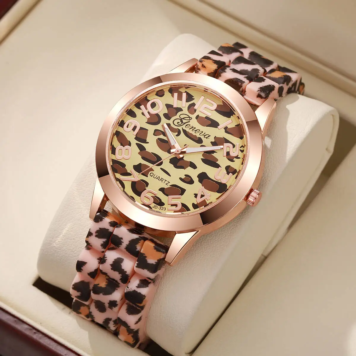 Leopard Silicone Analog Quartz Rose Gold Wrist Watch for Women Gold Tone Bling Leopard Diamond Watch for Women Hip Hop  main image 4
