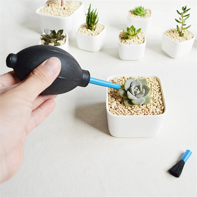 Description Picture 3 of item2 in1 Camera Lens Clearing suit kit set cleaning bursh + Clean Air Blower