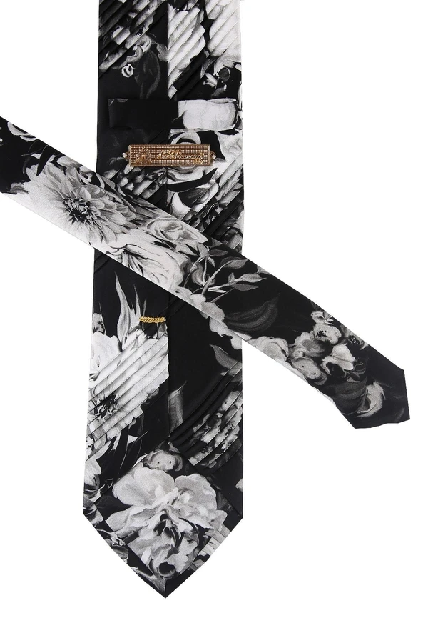 Рисунок 2 - Шелковый галстук Piliseli с черным