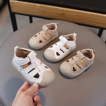 Sandali per neonato 2025 Scarpe da spiaggia per bambini estivi Sandali con punta chiusa in morbida pelle PU per bambini piccoli Cachi, Bianco 1