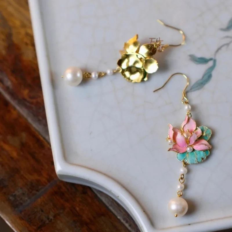 Chinese Style Retro Ethnic Imitation Emerald Filigree Lotus Pearl Earring for Women Party Gift Wedding Classical Elegant Jewelry