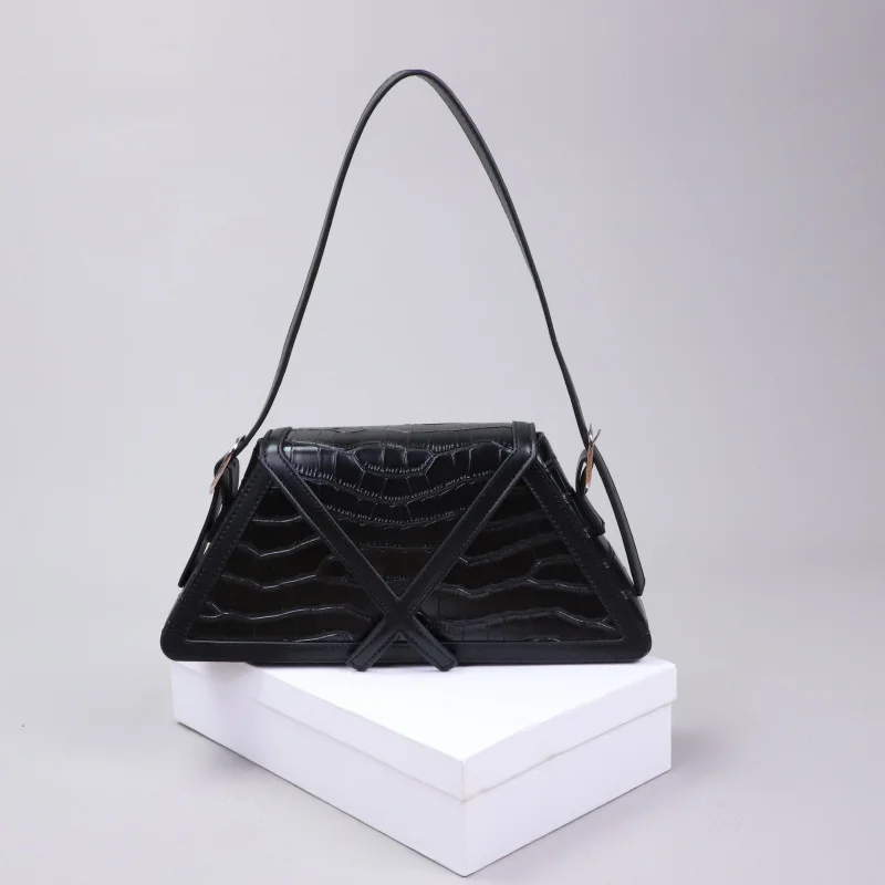 2023 New Niche Design Armpit Bags Personality Color Stitching Stereo One-shoulder Handbags French Bag Contrast Trapezoidal Bag