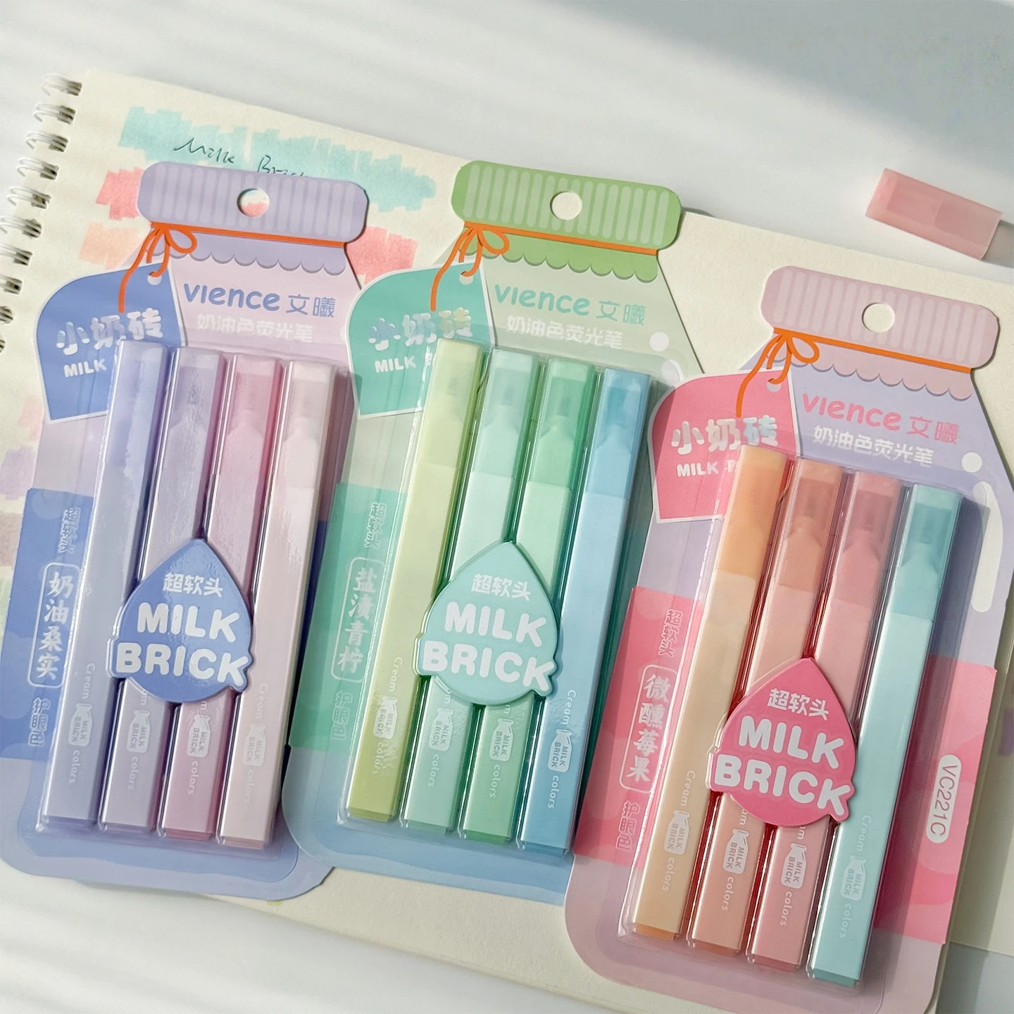 4pcs 크림 파스텔 소프트 팁 형광펜 학생들을 위한 미적 크림 컬러 라이너 저널링 및 노트 하이라이팅 문구류 A7977