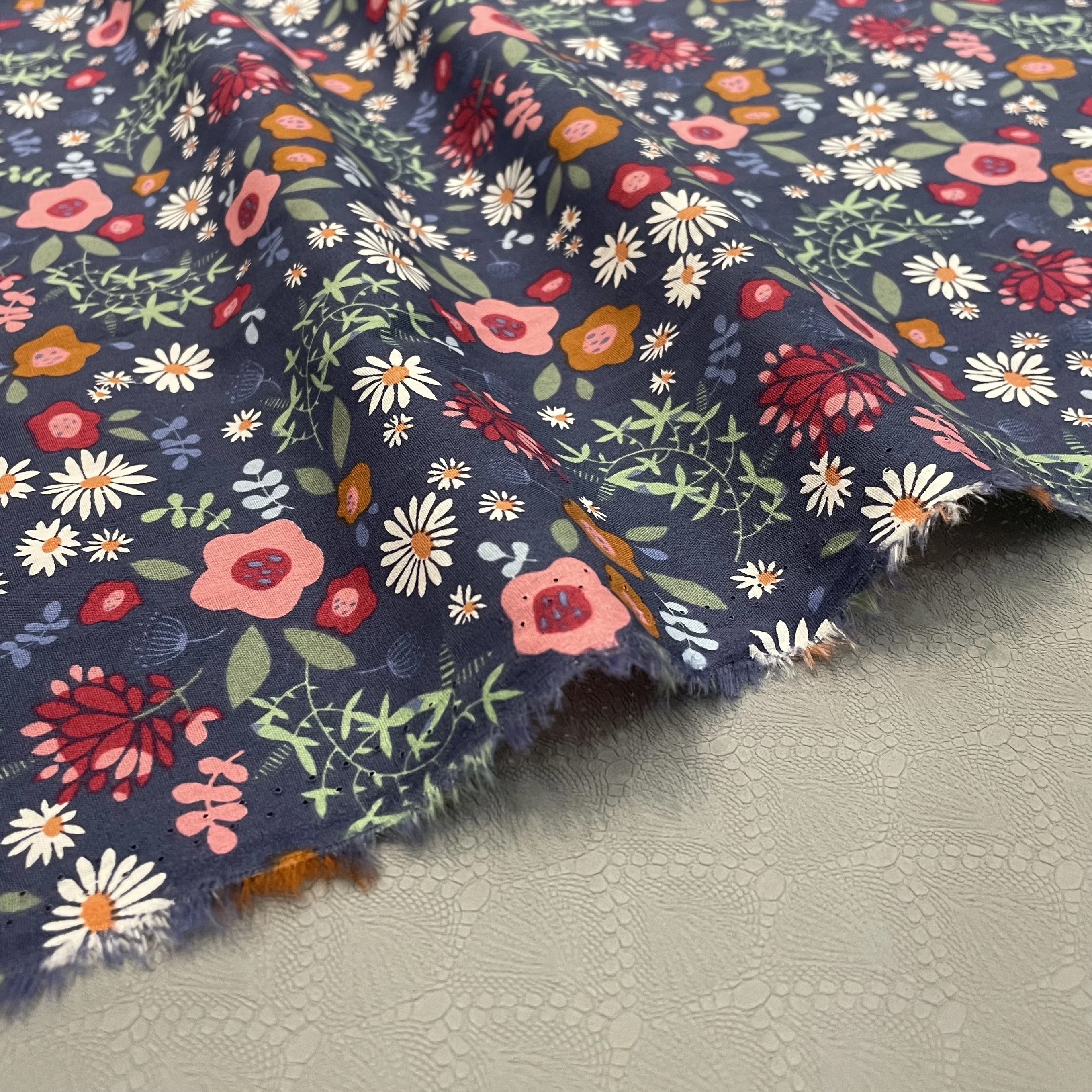 Betsy Flowers and Plants Cotton 40S Like Liberty Fabric Digital Printing For Sewing Cloth Dresses Skirt Kids Designer Poplin
