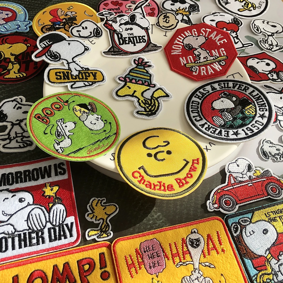 Фото Нашивки с вышивкой Snoopy с изображением милой собаки, нашивки на одежду, наклейки для куртки, мультяшный декор, штаны, сумки, нашивки для одежды №5