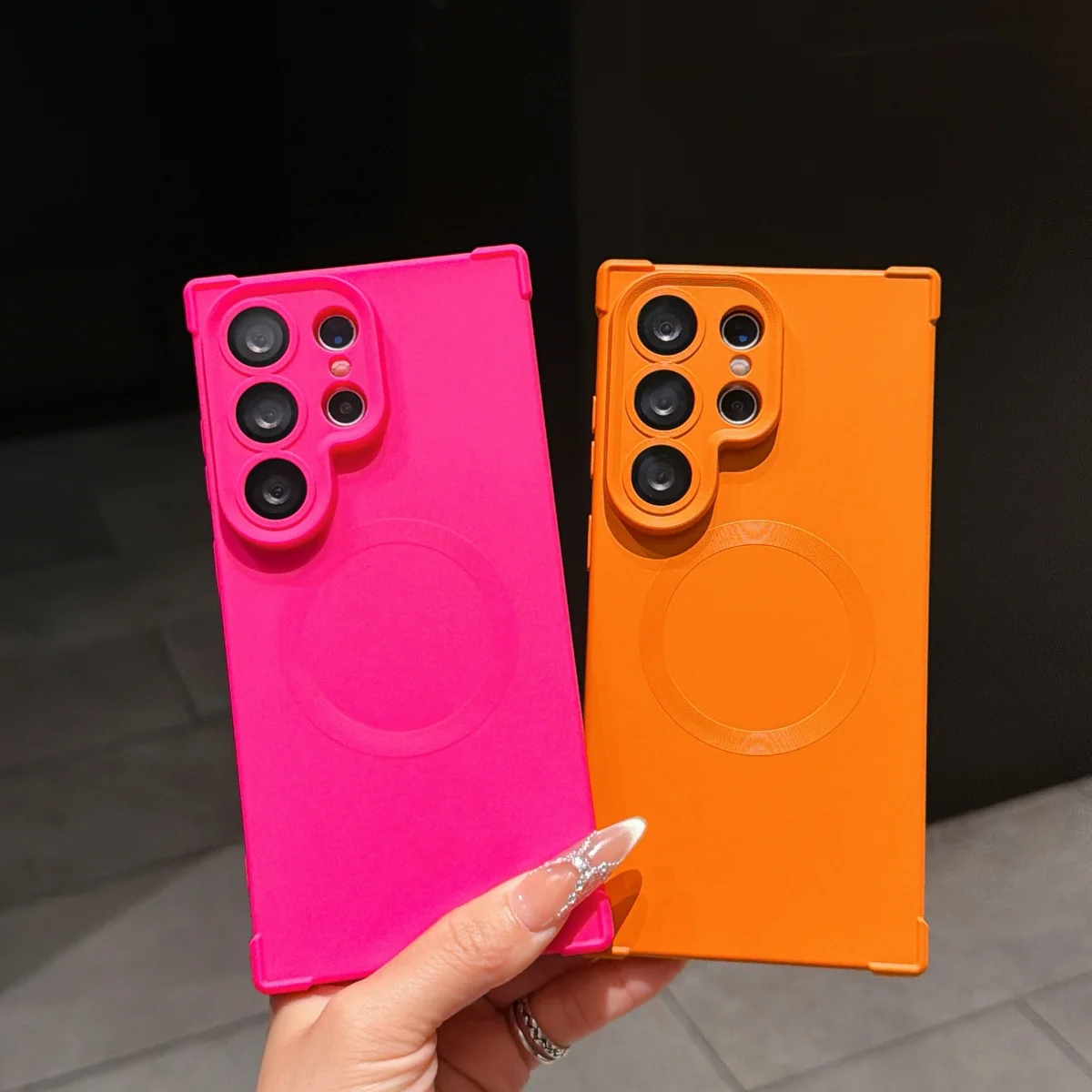 Right Angle Anti-Drop Soft Silicone Shockproof Phone Case with Lanyard and Magnetic Compatibility