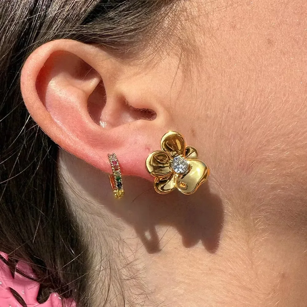 Dainty Gold Plated Flower Earrings Studs Quality Rust Proof Waterproof Floral Earring Woman Zircon Pearl Petal Ear Jewelry Aros