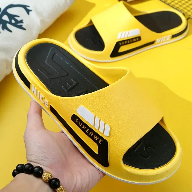 Fashion Summer Men Slippers Flat Beach Shoes Non-slip Sandals Indoor Home Slippers Casual Light Slides Male