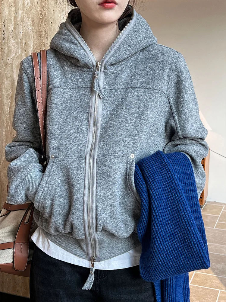 

Утепленная короткая трикотажная толстовка с капюшоном на двойной молнии, свободная повседневная однотонная куртка, женский топ, весна-осень 2024, X606